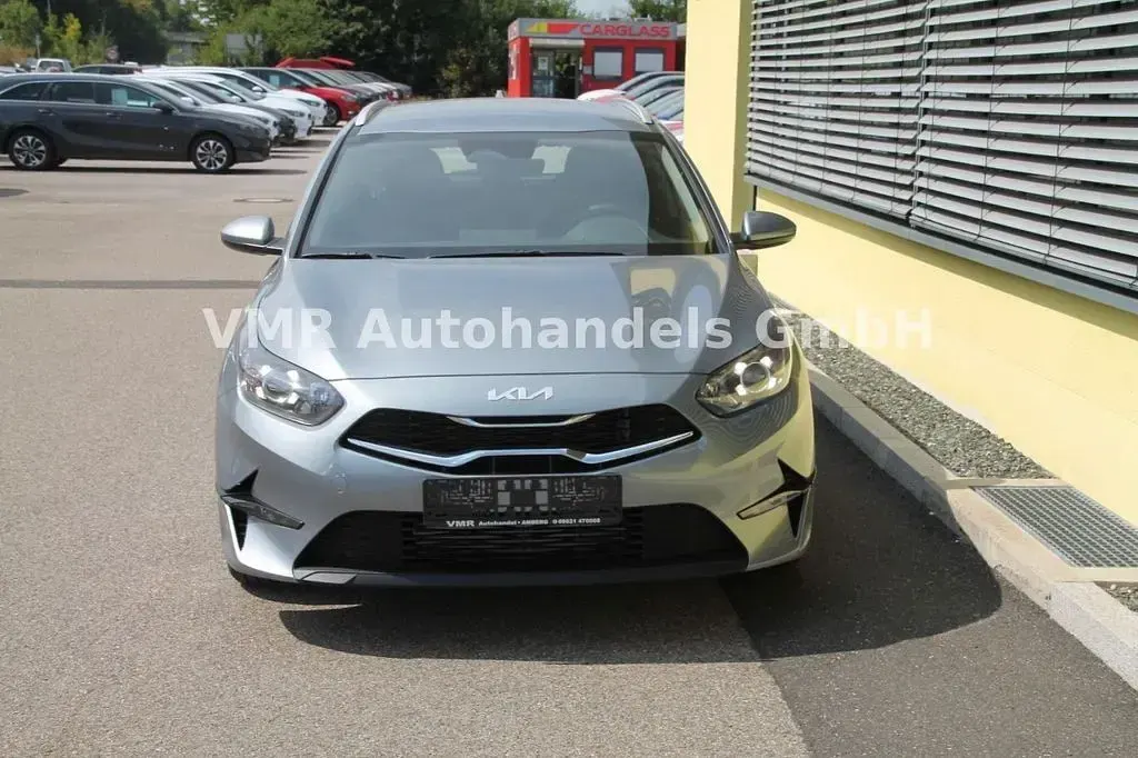 Neu Kia Ceed Sportswagon 140 PS (102 kW) 2025 Silber Kombi