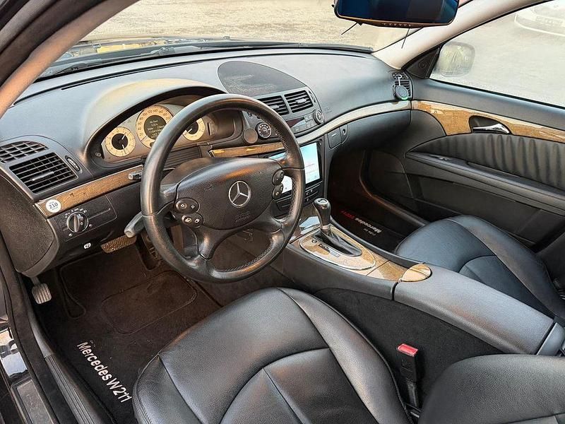 Gebraucht Mercedes E220 Avantgarde 170 PS (125 kW) 2008 Schwarz Limousine
