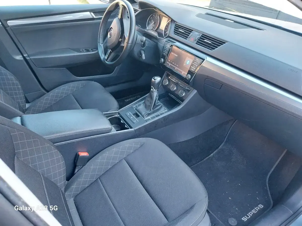 Używany Skoda Superb 150 KM (110 kW) 2017 Szary Sedan/Limuzyna