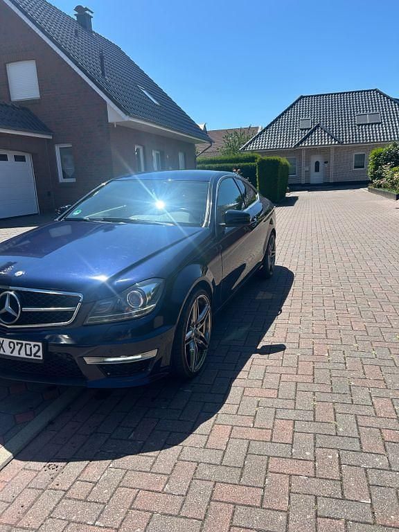 Blau Gebraucht 2013 Mercedes C250 Coupé | 10.600 € (Fairer Preis) - Bild 1/4