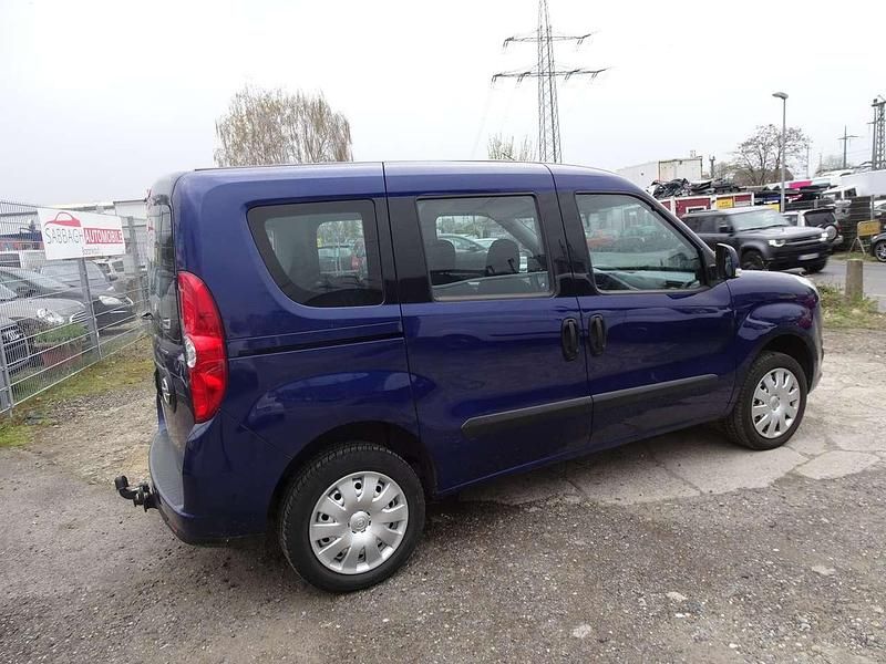 Gebraucht Opel Combo Life 120 PS (88 kW) 2016 Blau Kleinwagen