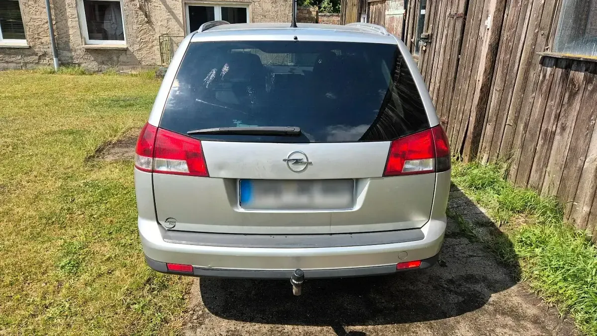 Gebraucht Opel Vectra 140 PS (102 kW) 2008 Silber Kombi