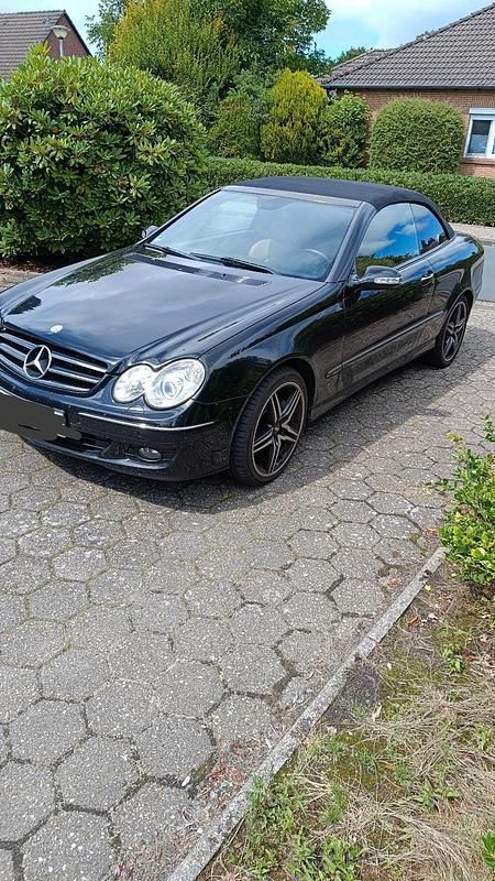 Schwarz Gebraucht 2009 Mercedes CLK200 Cabrio | 11.500 € (Etwas zu teuer) - Bild 1/4