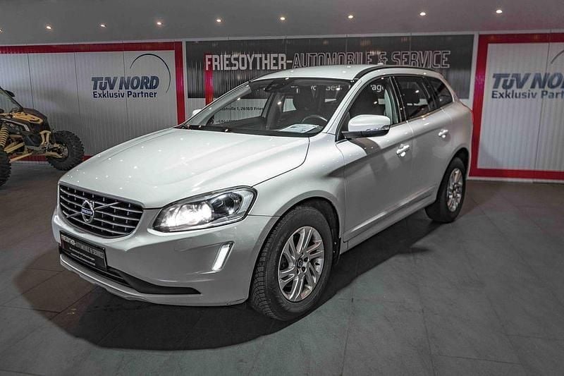 Gebraucht Volvo XC60 Momentum 190 PS (139 kW) 2016 Weiß SUV