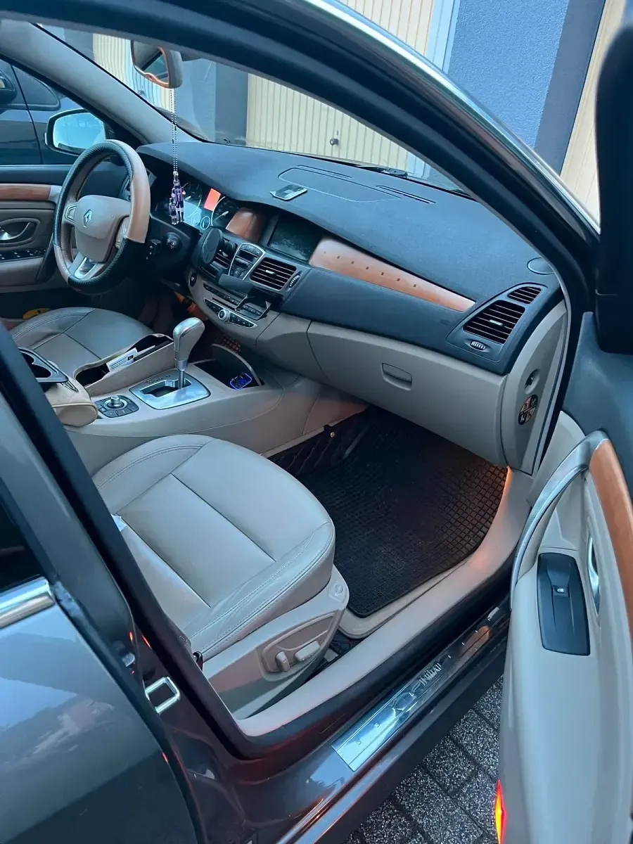 Gebraucht Renault Laguna III 150 PS (110 kW) 2009 Grau Limousine