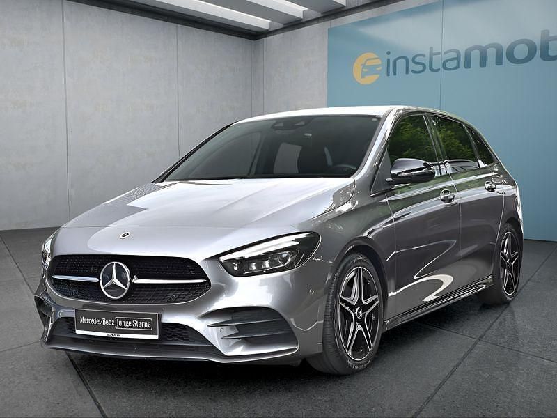 Grau Gebraucht 2021 Mercedes B180 Van / Kleinbus | 25.399 € (Teuer) - Bild 1/4