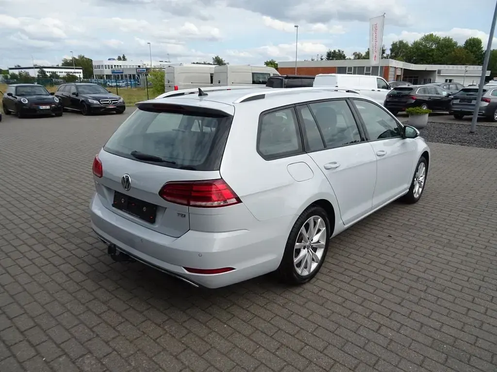 Gebraucht VW Golf VII Comfortline 125 PS (91 kW) 2017 Silber Kombi