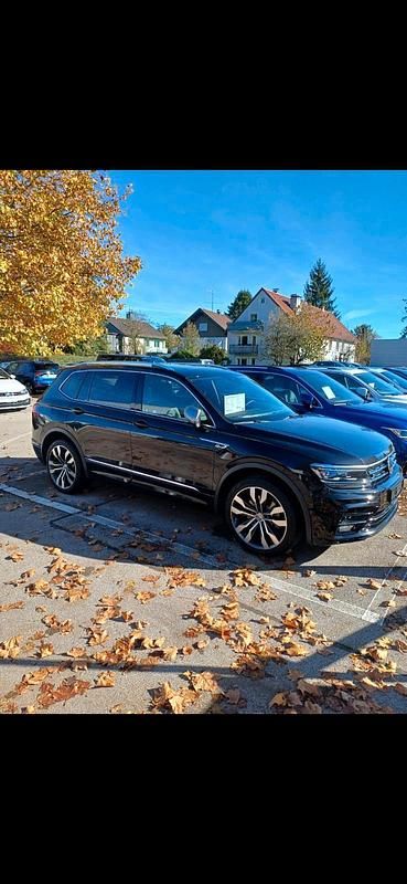 Schwarz Gebraucht 2019 VW Tiguan Allspace R-line SUV | 29.999 € (Etwas zu teuer) - Bild 1/4