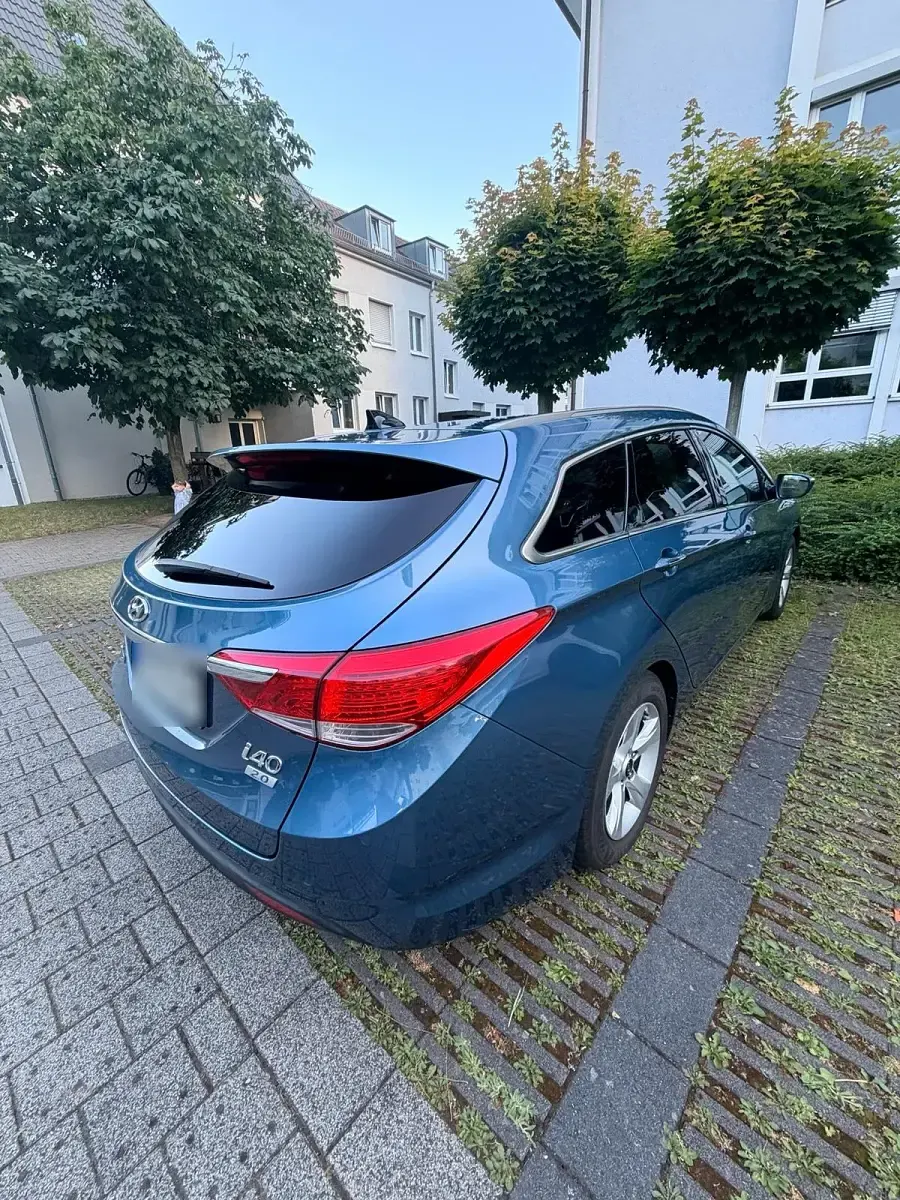 Gebraucht Hyundai i40 177 PS (130 kW) 2011 Blau Kombi