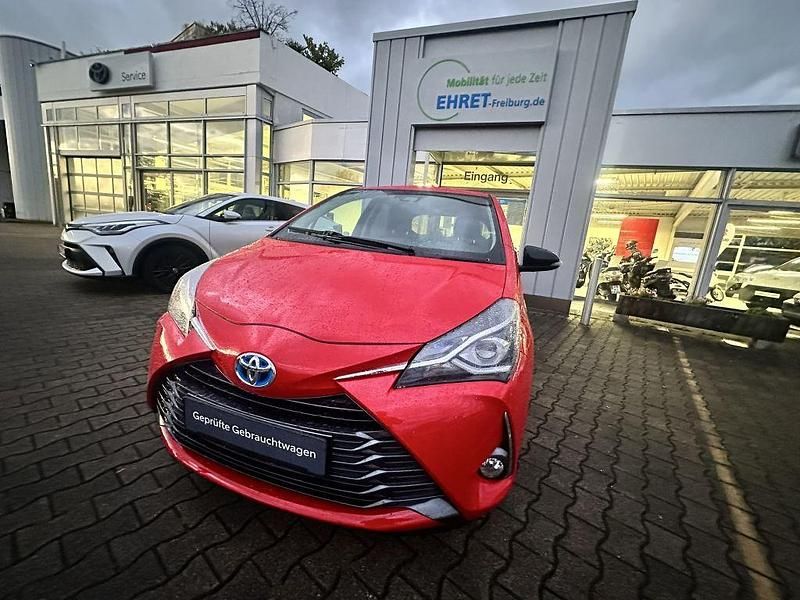 Gebraucht 2019 Toyota Yaris Hybrid Club Limousine | 16.990 € (Fairer Preis) - Bild 1/4