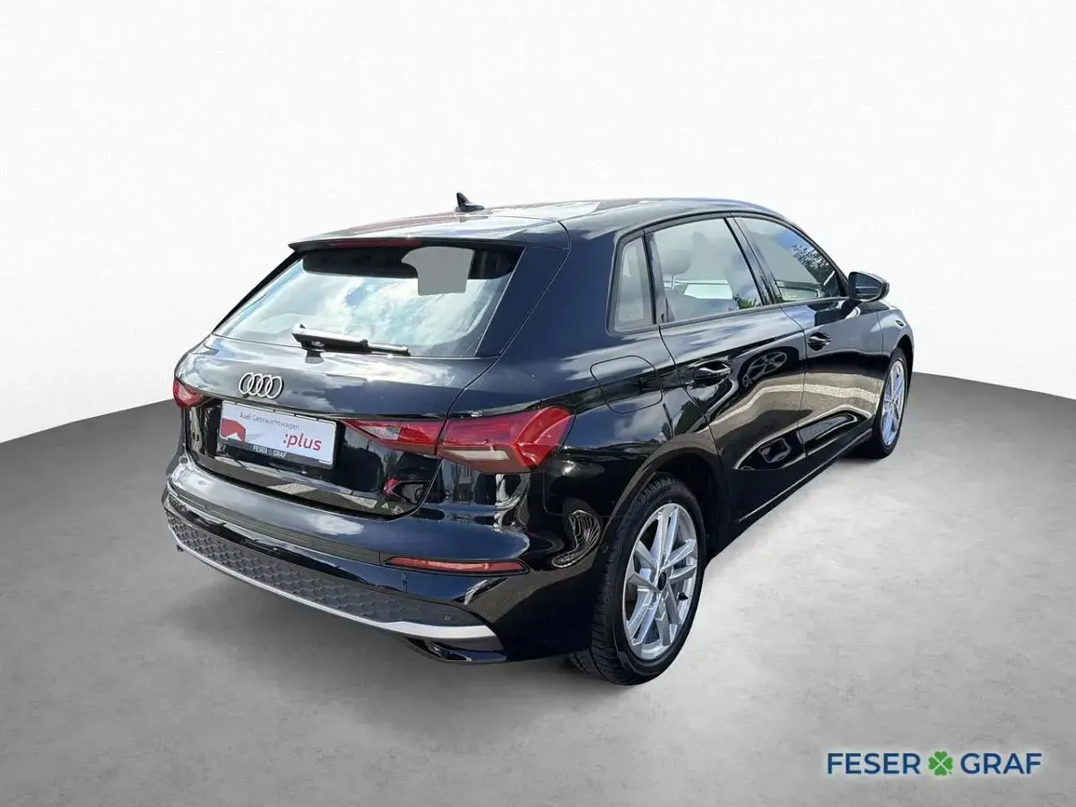 Używany Audi A3 Ambiente 204 KM (150 kW) 2025 Czarny Sedan/Limuzyna