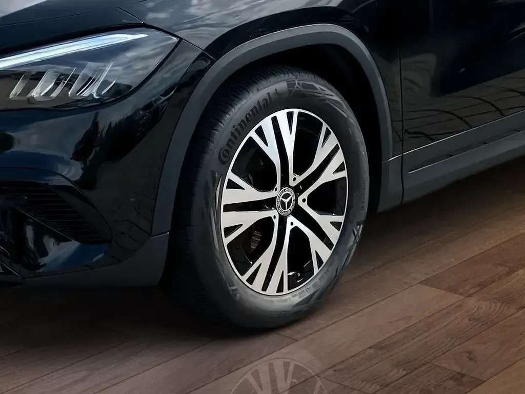 Gebraucht Mercedes GLA200 Progressive 163 PS (119 kW) 2025 Schwarz SUV
