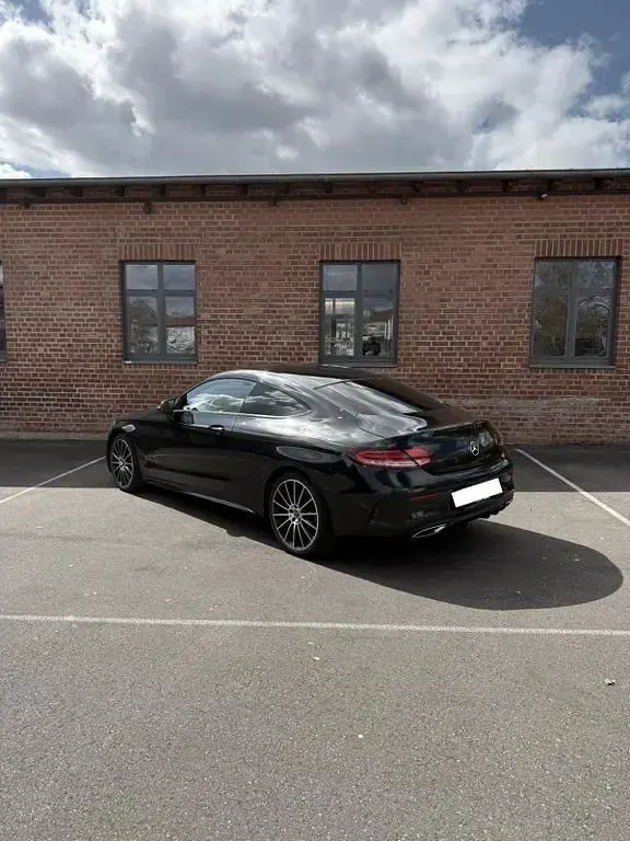 Gebraucht Mercedes C300 AMG line 258 PS (189 kW) 2018 Schwarz Coupé