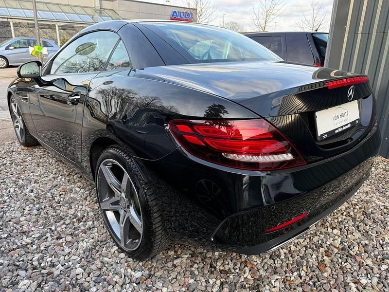 Gebraucht Mercedes SLC300 245 PS (180 kW) 2016 Schwarz Cabrio