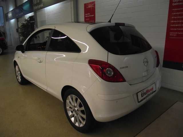 Gebraucht Opel Corsa Innovation 86 PS (63 kW) 2010 Weiß Limousine