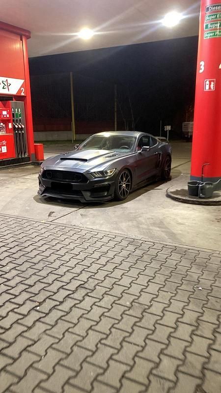 Schwarz Gebraucht 2015 Ford Mustang Coupé | 32.000 € - Bild 1/3