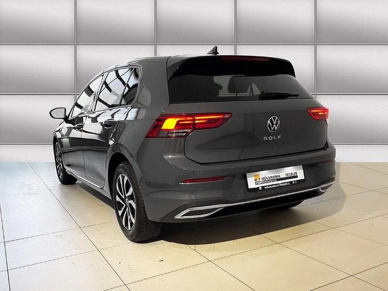 Gebraucht VW Golf VIII Active 110 PS (80 kW) 2021 Grau (delfingrau metallic) Limousine