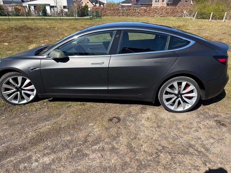 Second-hand Tesla Model 3 Performance 377 kW (513 CP) 2019 Gri Berlinǎ
