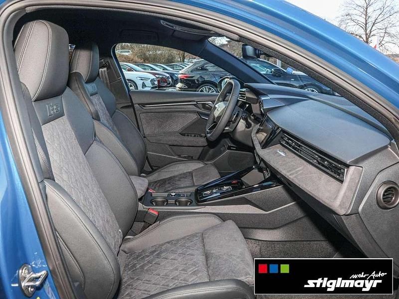 Neu Audi RS3 Sport 400 PS (294 kW) 2026 Ascariblau metallic Limousine