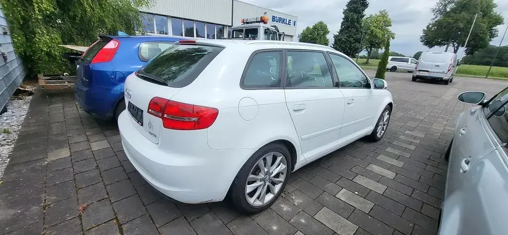 Gebraucht Audi A3 Ambition 125 PS (91 kW) 2012 Weiß Kleinwagen