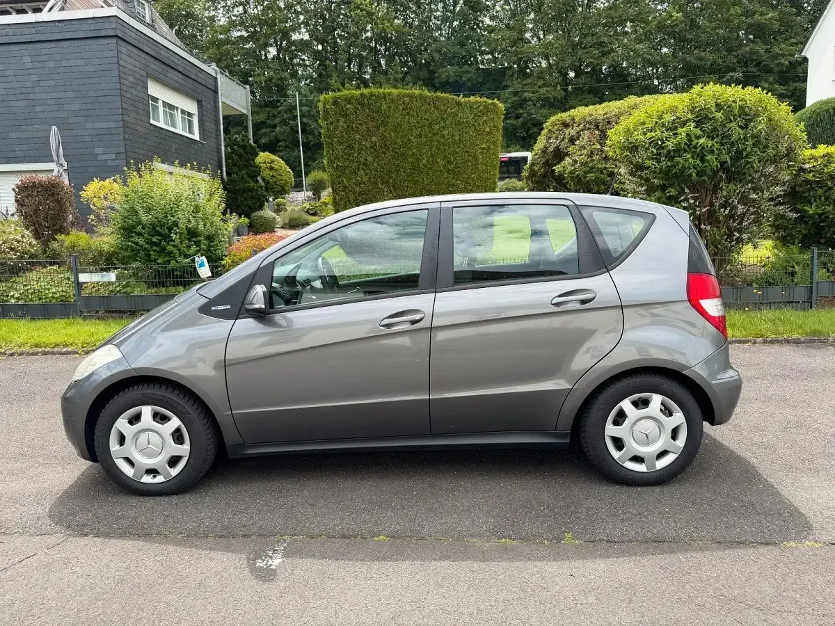 Gebraucht Mercedes A150 95 PS (69 kW) 2009 Grau Kleinwagen