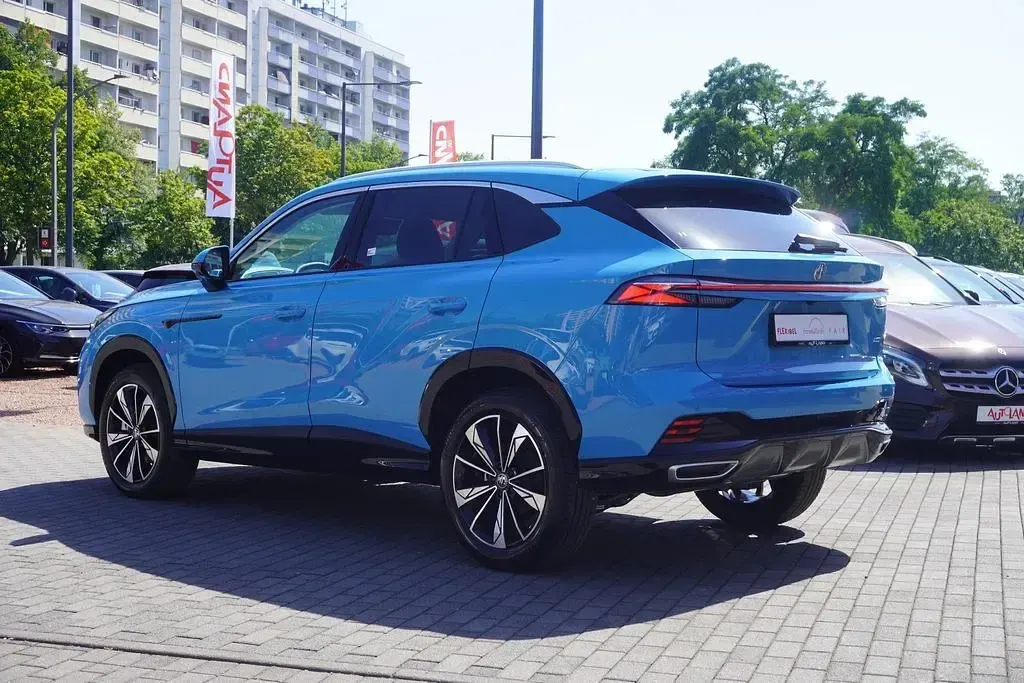 Neu MG HS Luxury 170 PS (125 kW) 2025 Andere SUV