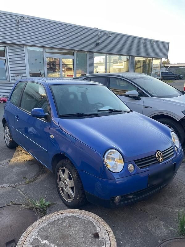 Blau Gebraucht 2002 VW Lupo Kleinwagen | 500 € (Superpreis) - Bild 1/4