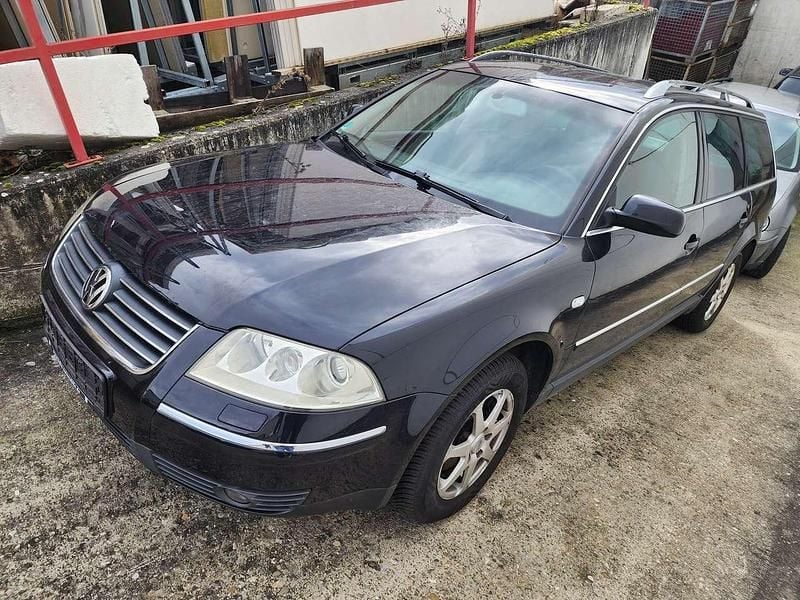 Schwarz Gebraucht 2002 VW Passat Highline Kombi | 1.000 € (Superpreis) - Bild 1/4