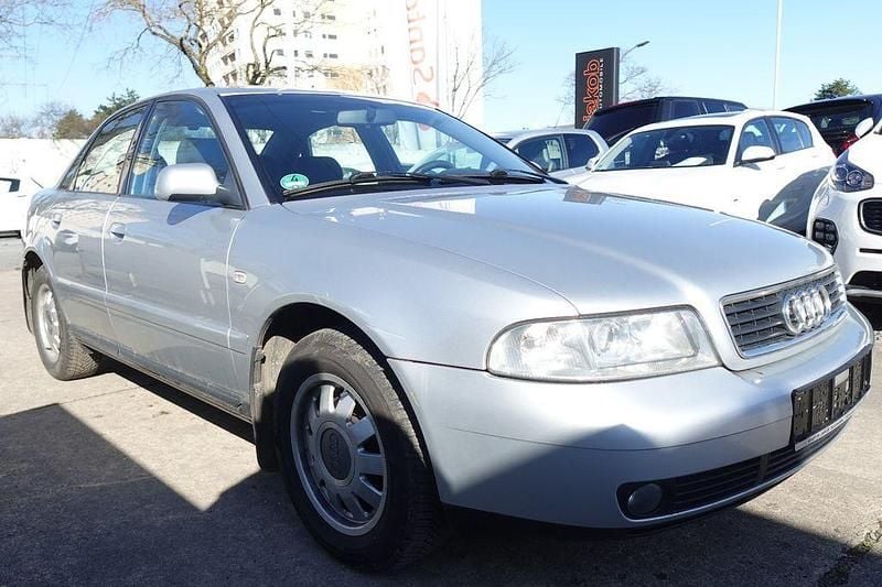 Gebraucht Audi A4 125 PS (91 kW) 2000 Silber Limousine