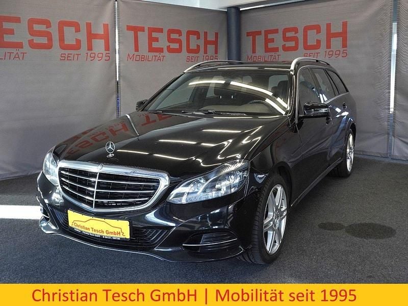 Second-hand Mercedes E220 170 CP (125 kW) 2014 Negru Berlinǎ