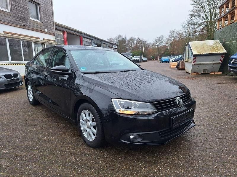 Schwarz Gebraucht 2011 VW Jetta Trendline Limousine | 4.700 € (Guter Preis) - Bild 1/4