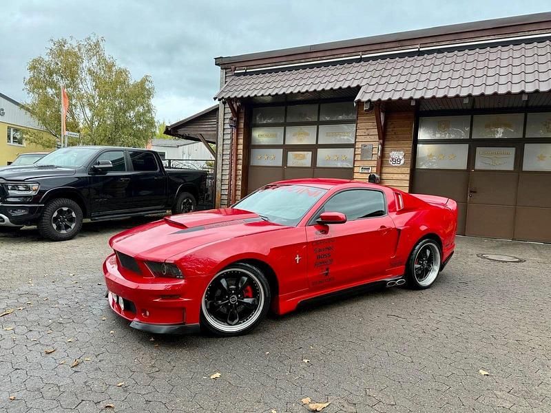Gebraucht Ford Mustang Premium 324 PS (238 kW) 2012 Rot Coupé
