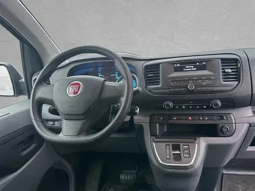 Gebraucht Fiat e-Scudo 100 kW (136 PS) 2022 Grau Van / Kleinbus