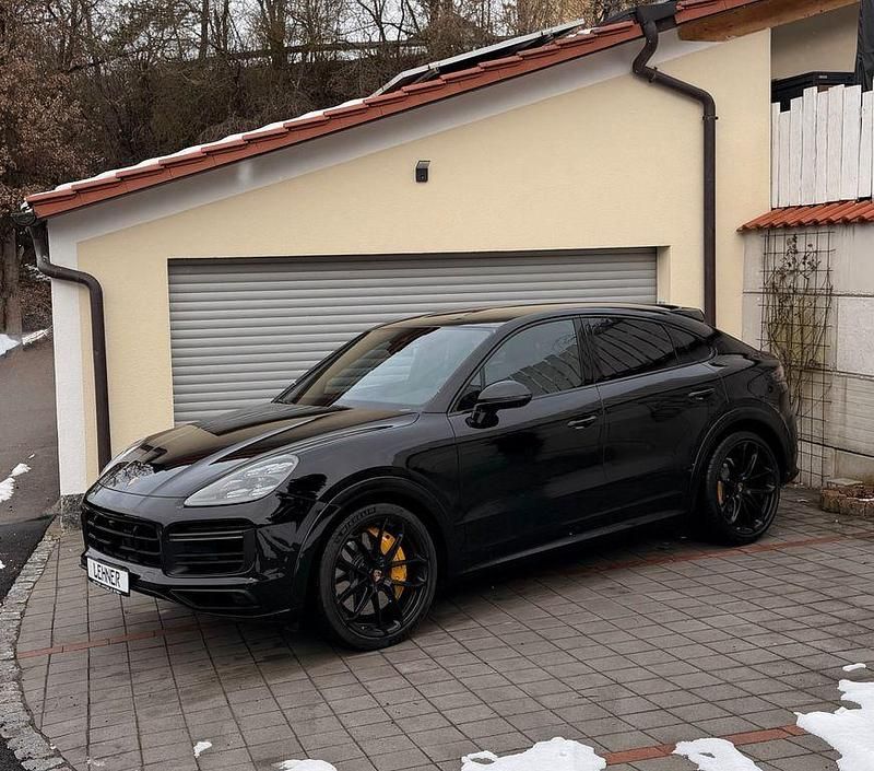 Gebraucht Porsche Cayenne Turbo Sport 549 PS (403 kW) 2020 Schwarz SUV