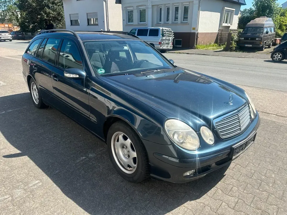 Gebraucht Mercedes E240 174 PS (127 kW) 2004 Blau Kombi