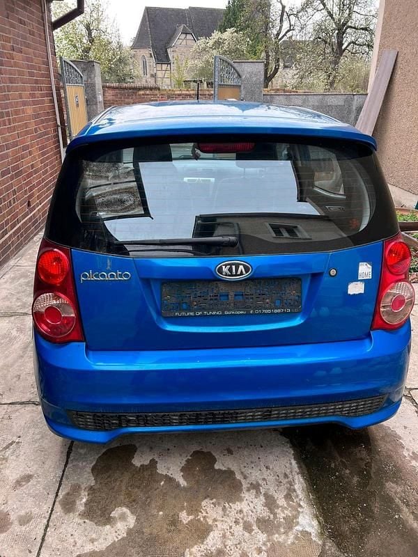 Second-hand Kia Picanto 65 CP (47 kW) 2011 Albastru Hatchback