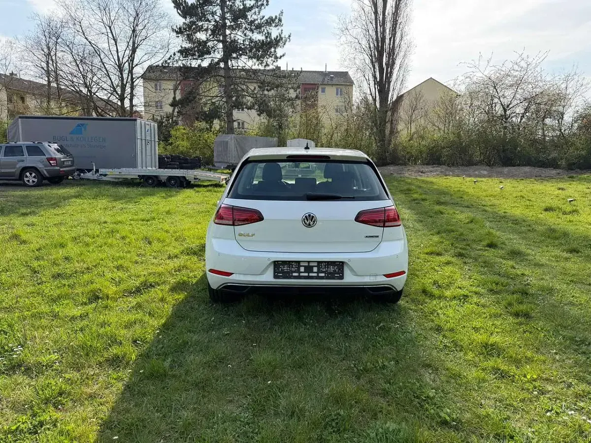 Second-hand VW Golf VII Comfortline 131 CP (96 kW) 2019 Alb Berlinǎ