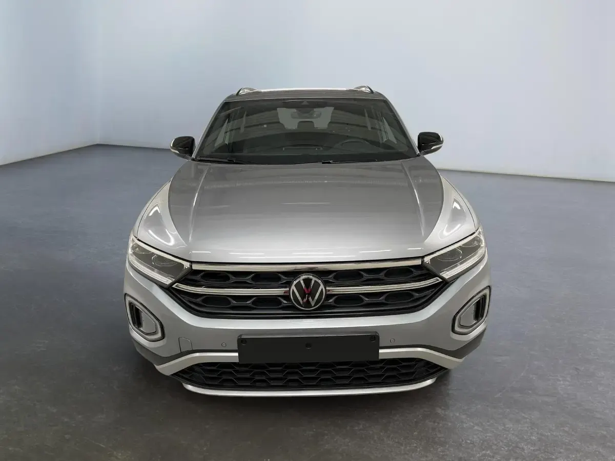 Neu VW T-Roc Black Edition 150 PS (110 kW) 2025 Silber SUV