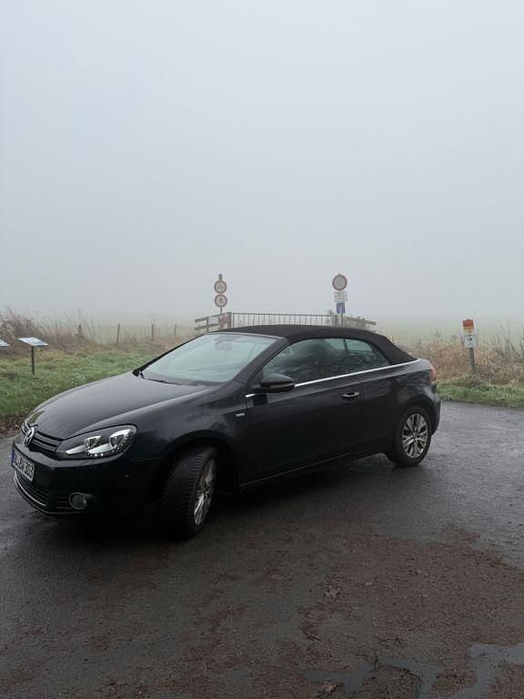 Gebraucht VW Golf Cabriolet Life 122 PS (89 kW) 2013 Schwarz Cabrio