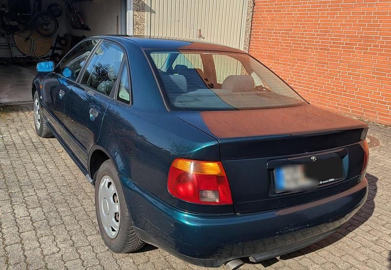 Gebraucht Audi A4 125 PS (91 kW) 1995 Grün Limousine