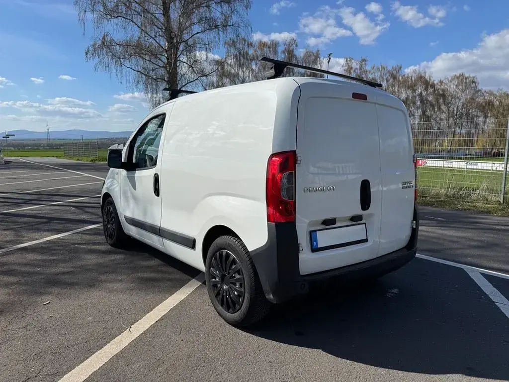 Gebraucht Peugeot Bipper 75 PS (55 kW) 2012 Weiß Van / Kleinbus