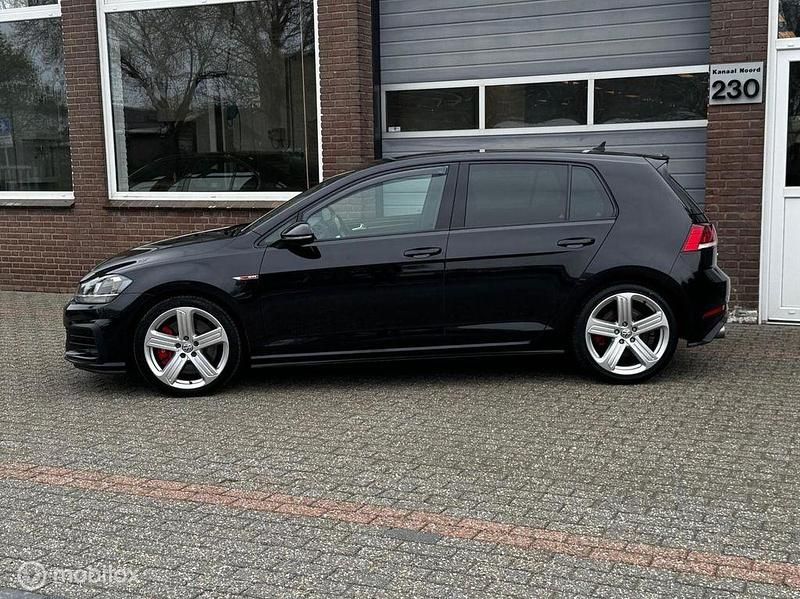 Gebraucht VW Golf VII GTI 245 PS (180 kW) 2018 Schwarz Limousine