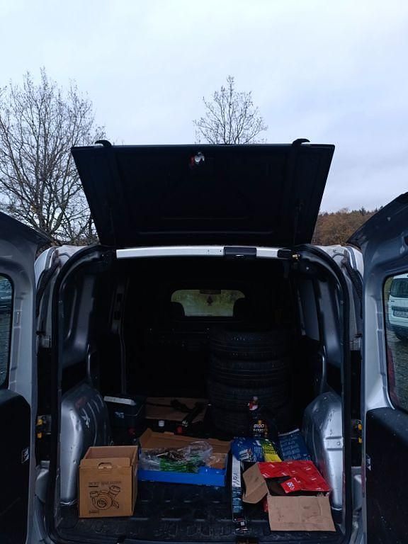 Gebraucht Opel Combo 90 PS (66 kW) 2013 Silber Van / Kleinbus