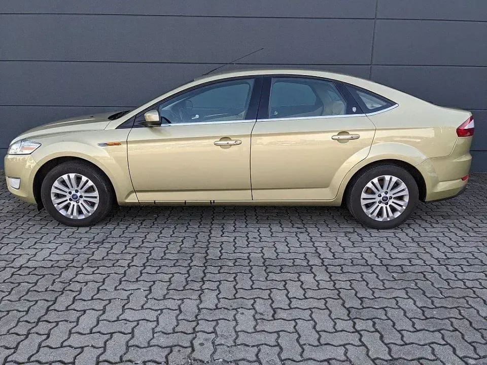 Gebraucht Ford Mondeo Ghia 145 PS (106 kW) 2007 Beige Limousine