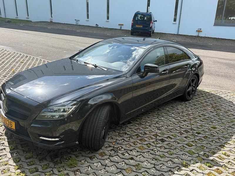 Schwarz Gebraucht 2013 Mercedes CLS350 AMG Limousine | 17.500 € (Guter Preis) - Bild 1/4
