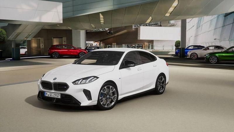 Neu BMW M235 M Performance 300 PS (220 kW) 2026 Weiß Limousine