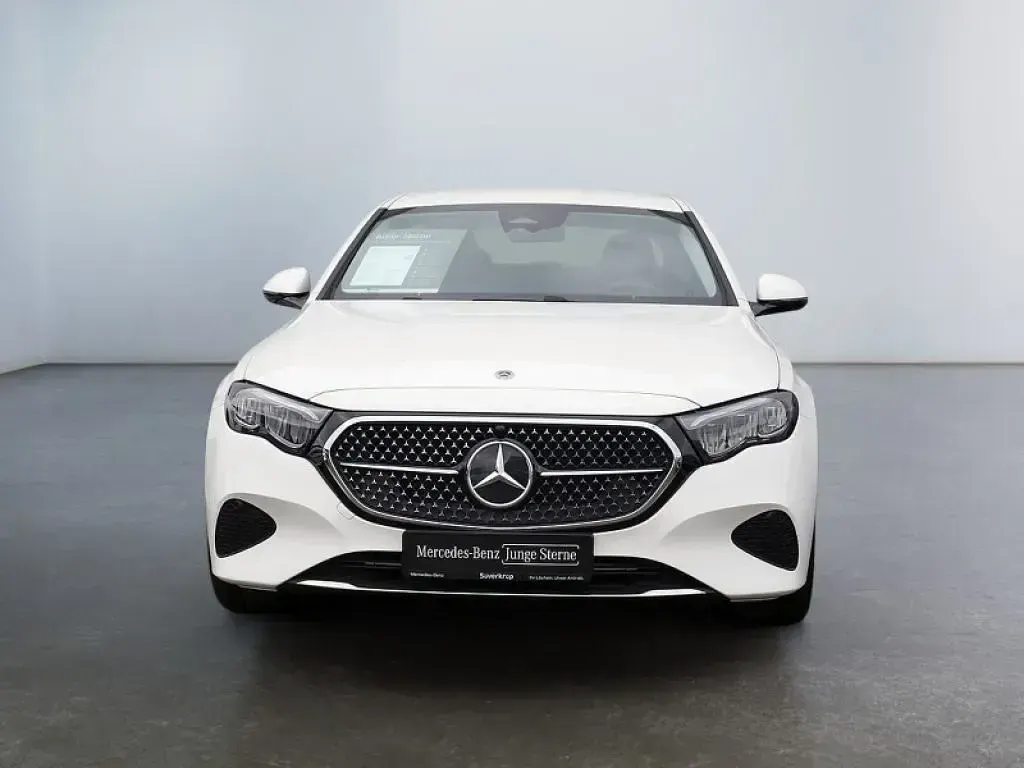 Gebraucht Mercedes E200 Avantgarde 204 PS (150 kW) 2025 Weiß Limousine