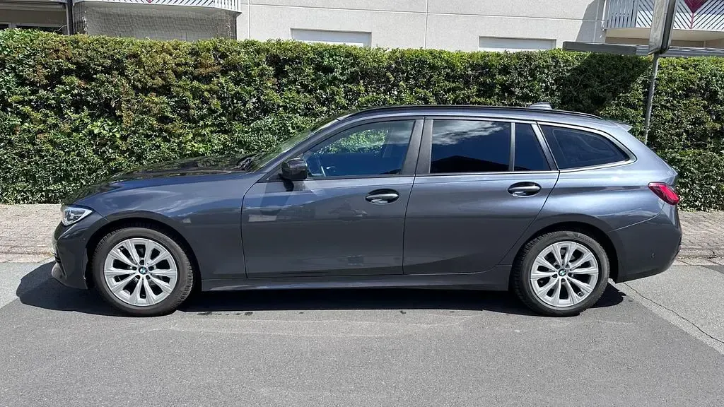 Gebraucht BMW 318 Advantage 150 PS (110 kW) 2021 Mineralgrau Kombi