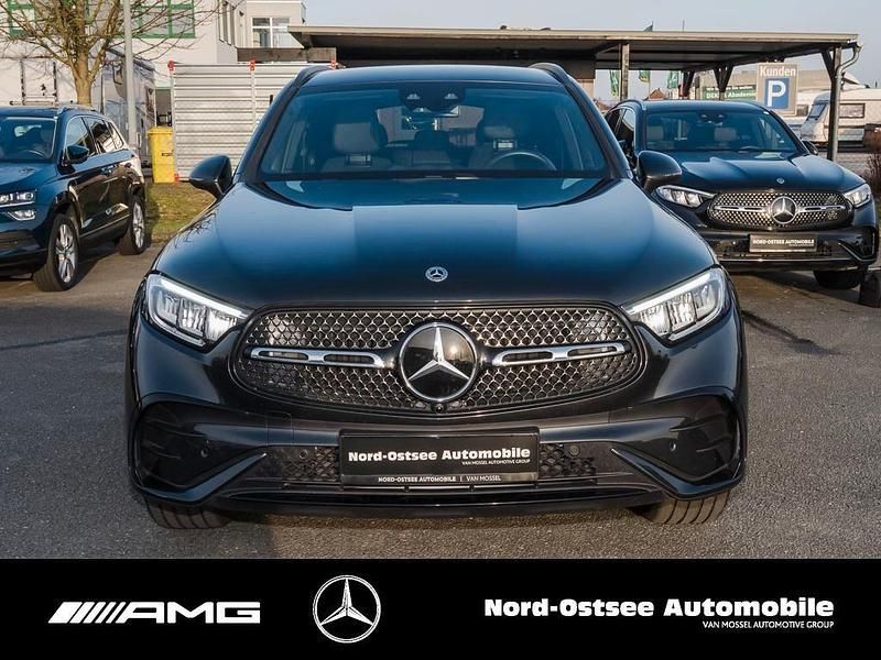 Gebraucht Mercedes GLC300 AMG 269 PS (197 kW) 2025 Metalliclack graphitgrau SUV