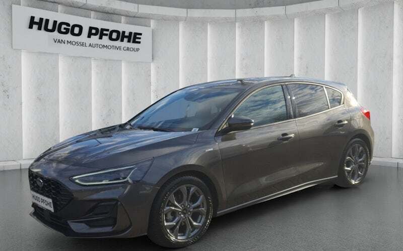 Grau Gebraucht 2024 Ford Focus ST-Line X Limousine | 25.750 € (Fairer Preis) - Bild 1/4